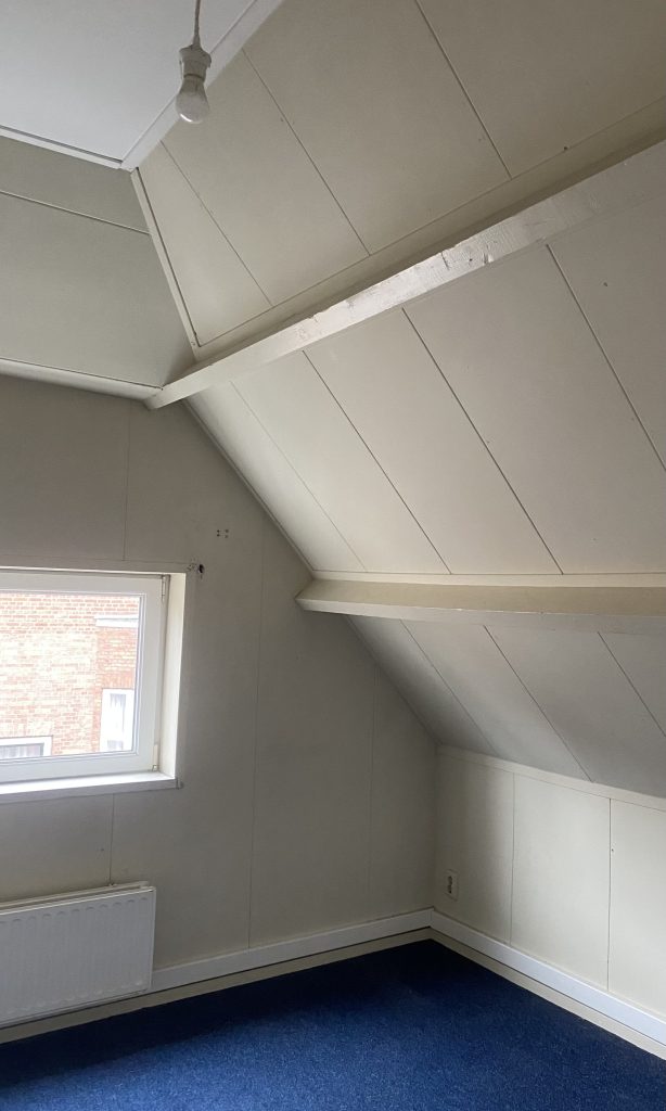 Niet geisoleerde muren voor de renovatie